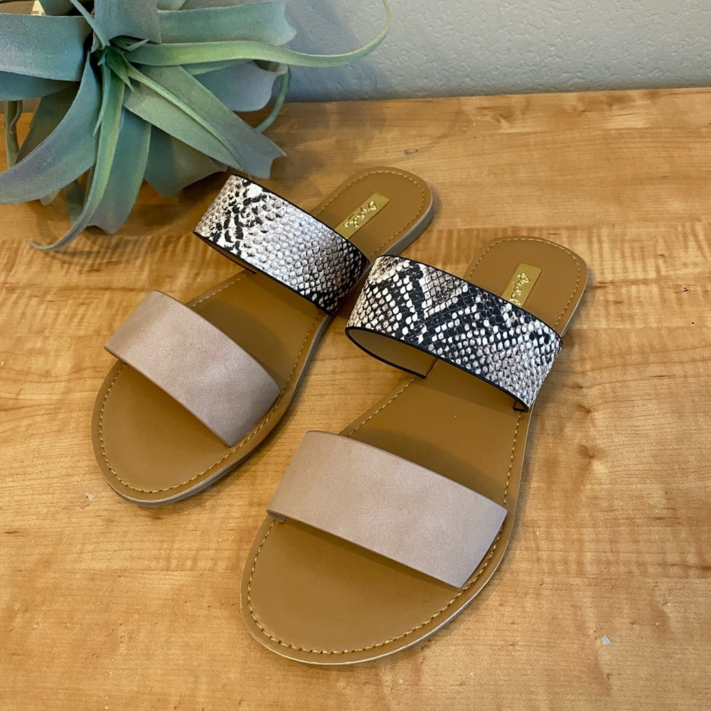 NWOT Blush/snakeskin sandals